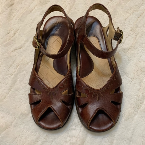 ariat sandals